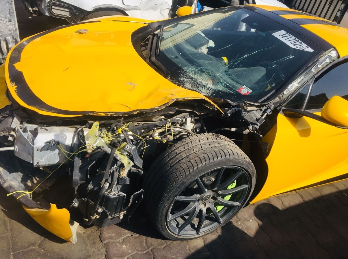 McLaren MP4-12C Spider used body parts