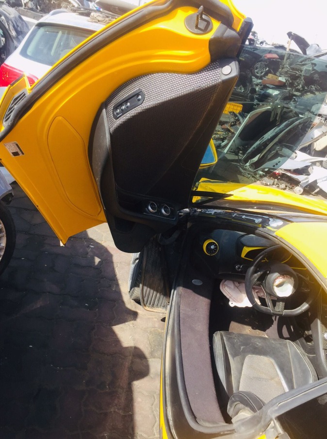 McLaren MP4-12C Spider used body parts