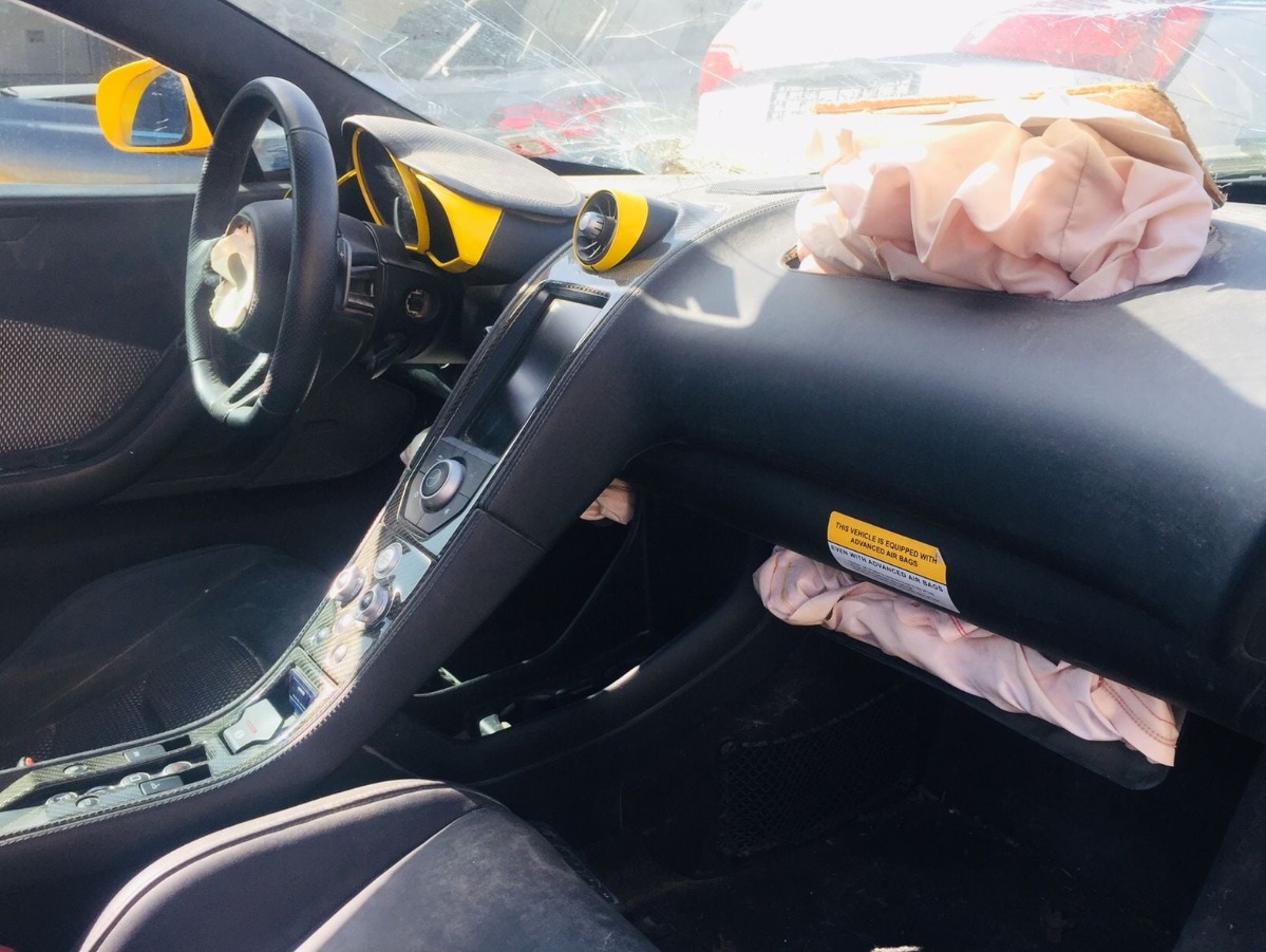 McLaren MP4-12C Spider used body parts