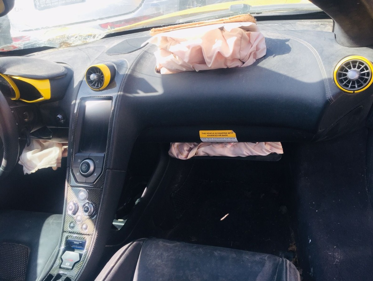 McLaren MP4-12C Spider used body parts