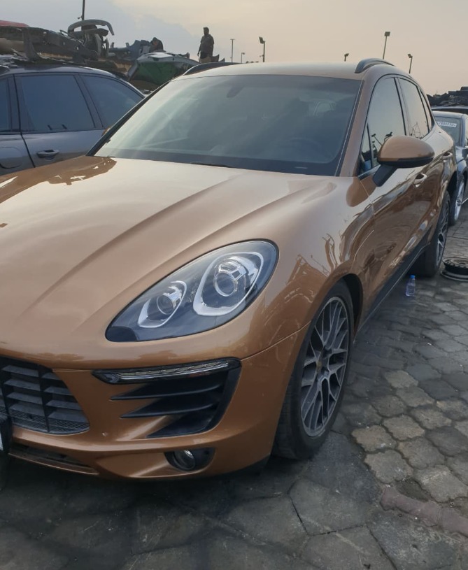 used Porsche Macan S body parts