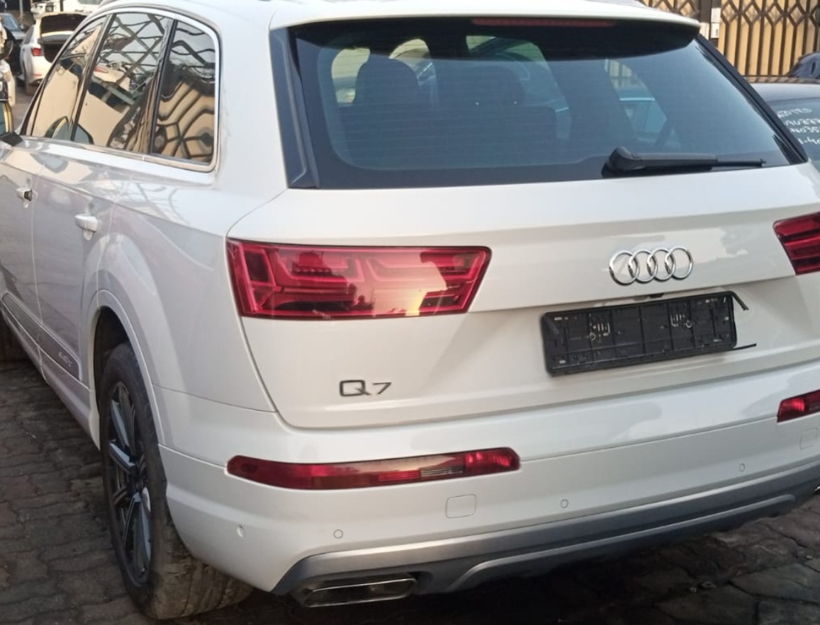 Used Audi Q7 body parts