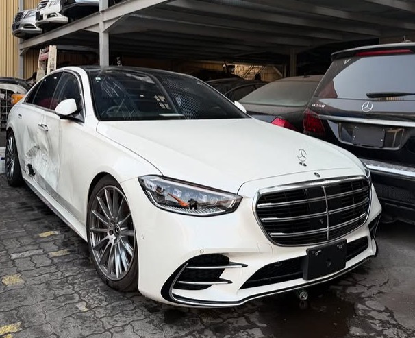 Used Mercedes body parts from Dubai